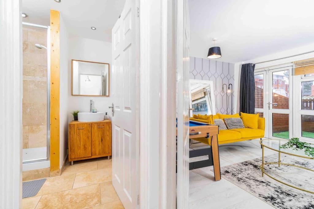 ✪Central✪6Bed✪ Parking✪Pool Table✪Private Patio ✪ Μπέρμιγχαμ Εξωτερικό φωτογραφία